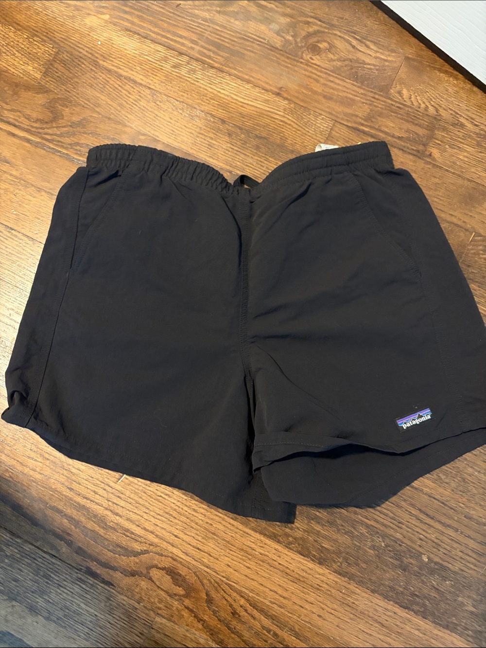 Patagonia black baggies sz Medium